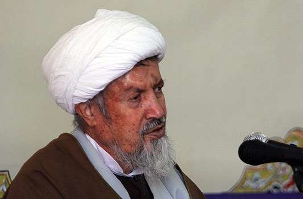 آیت‌الله مؤمن در بیمارستان بستری شد