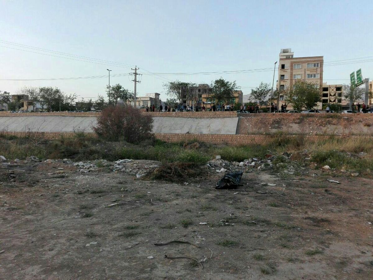 جسد مرد ۳۶ ساله در رودخانه خشک شیراز کشف شد