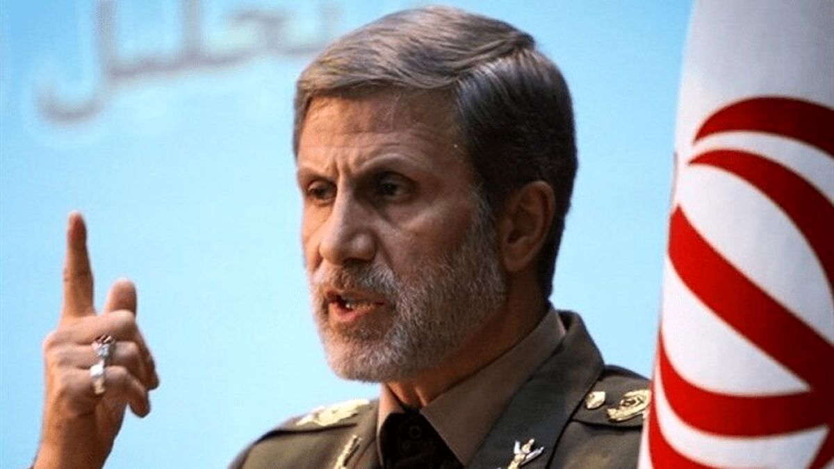 فرمانده کل ارتش: دشمن تاوان خون شهدای ناو دنا را خواهد داد
