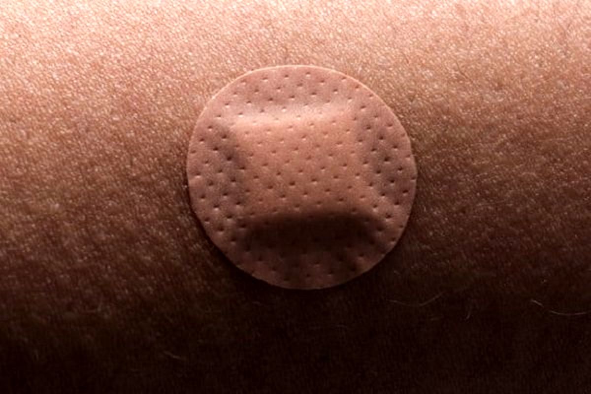 چسب زخم‌های خارجی در کشور فاقد مجوز هستند 