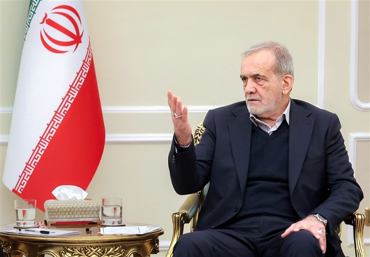 استقبال گرم جنوبی از  پزشکیان در فرودگاه اهواز+فیلم
