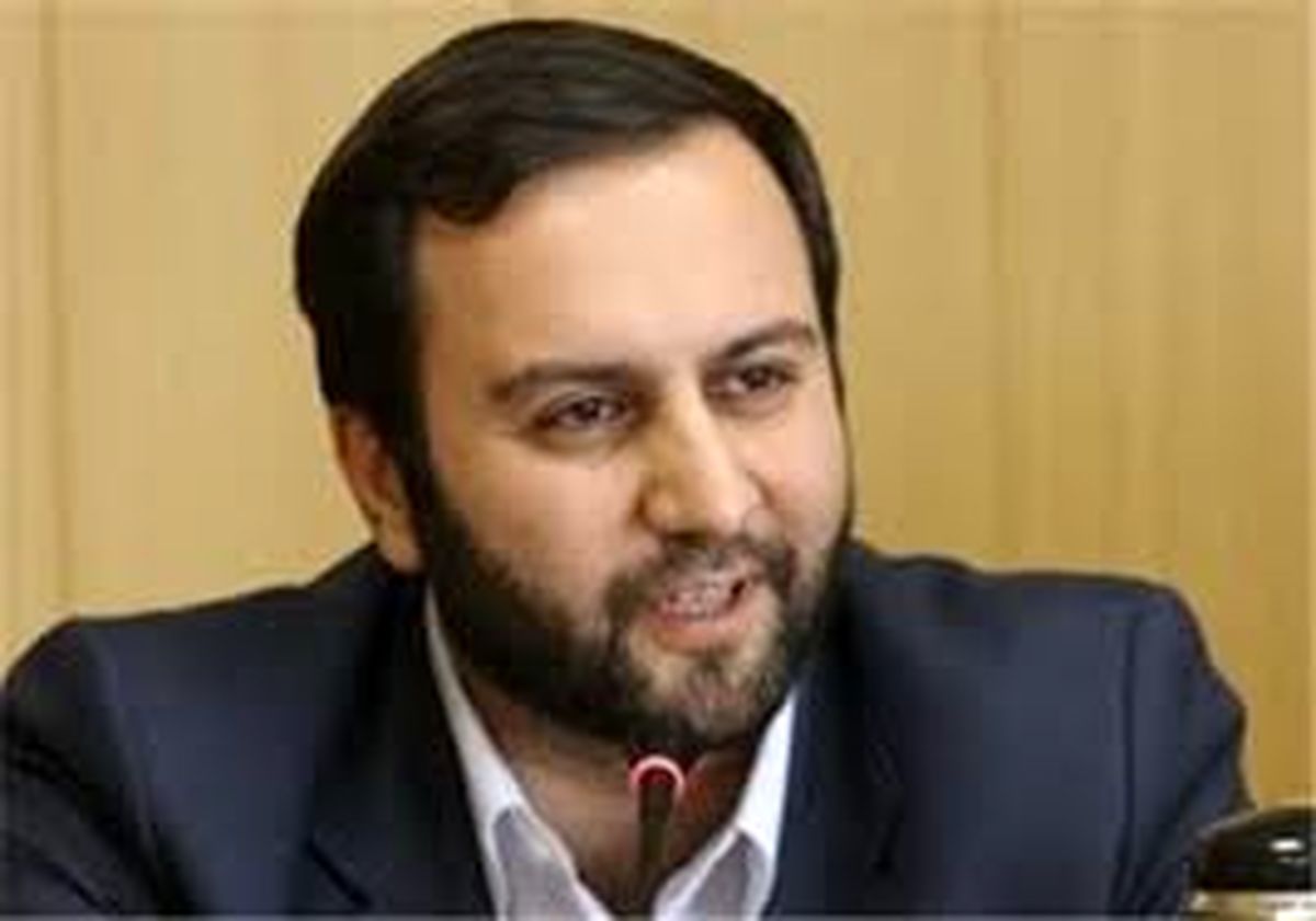 پیرهادی: شهرداری عائله خود را مدیریت کند