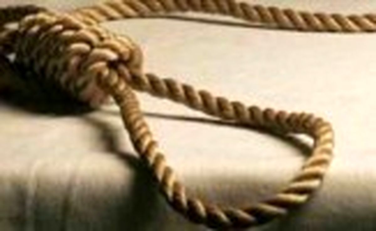 
حلق آویز کردن سرباز در منزل شخصی+ تصاویر
