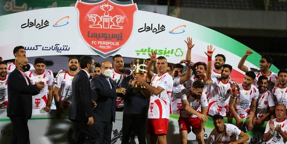  وزیر ورزش جام قهرمانی را به سرخپوشان اهدا کرد 