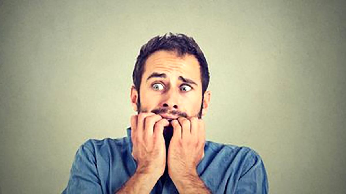 ۵ جمله اشتباه که نباید به فرد مضطرب بگویید
