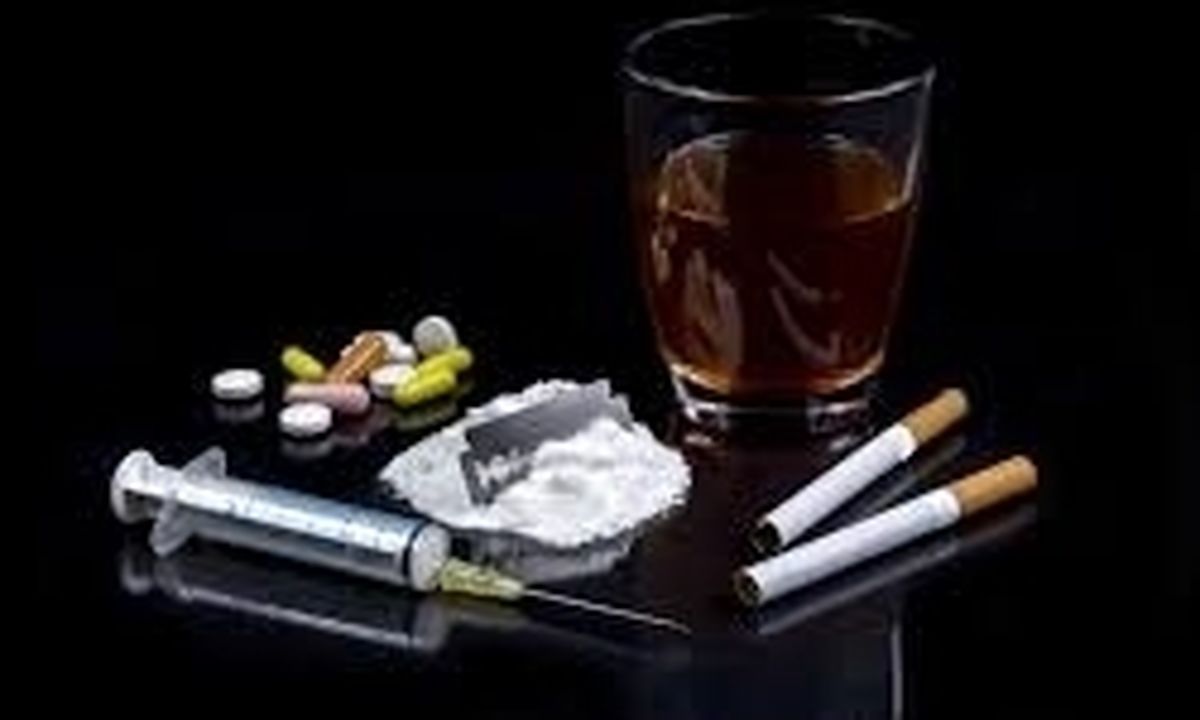 ماموریت دختر 10 ساله‌؛ آماده کردن بساط نشئگی برای پدر معتاد