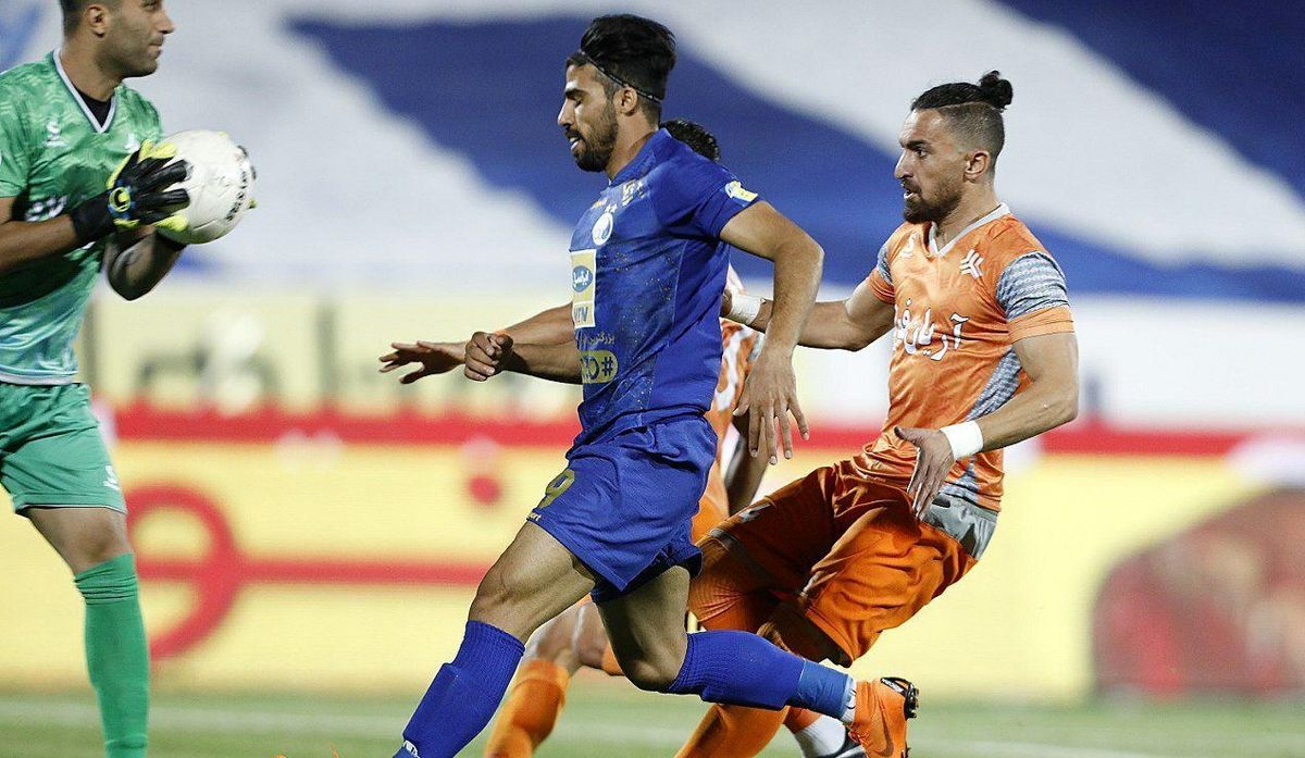 مهاجم استقلال بازی امشب را از دست داد
