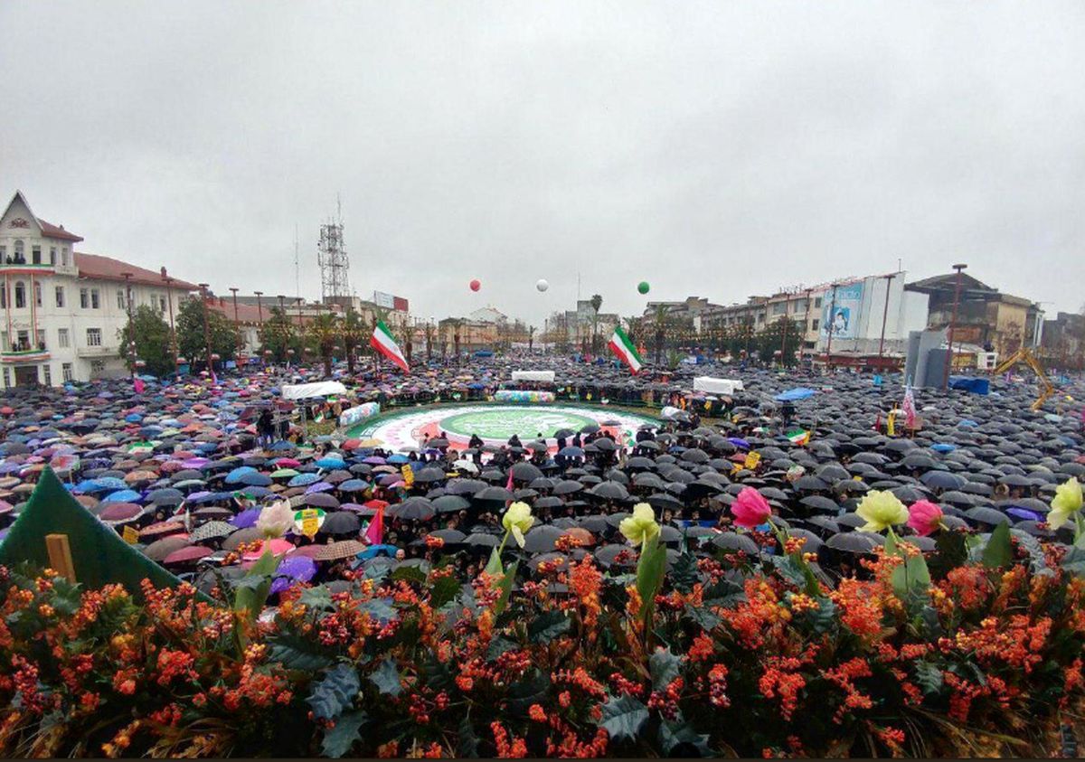 بلومبرگ: انقلاب ایران، قیام علیه یک تکنوکراسی غرب‌زده و غیردموکراتیک بود