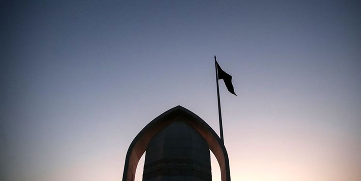 پرچم هزارمتری «یاحسین(ع)» بر فراز تهران به اهتزاز در می آید
