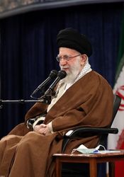 جمعی از کارگران با رهبر معظم انقلاب دیدار کردند/گزارش تصویری