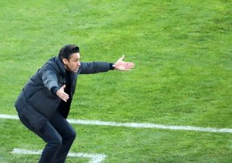 استقلال با سه مهاجم بازی می‌کند/ گل ژستد، بیرون بیا!
