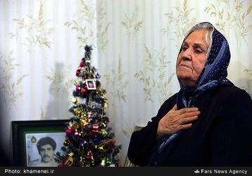 دیدار رهبر انقلاب اسلامی با خانواده‌ شهید آشوری