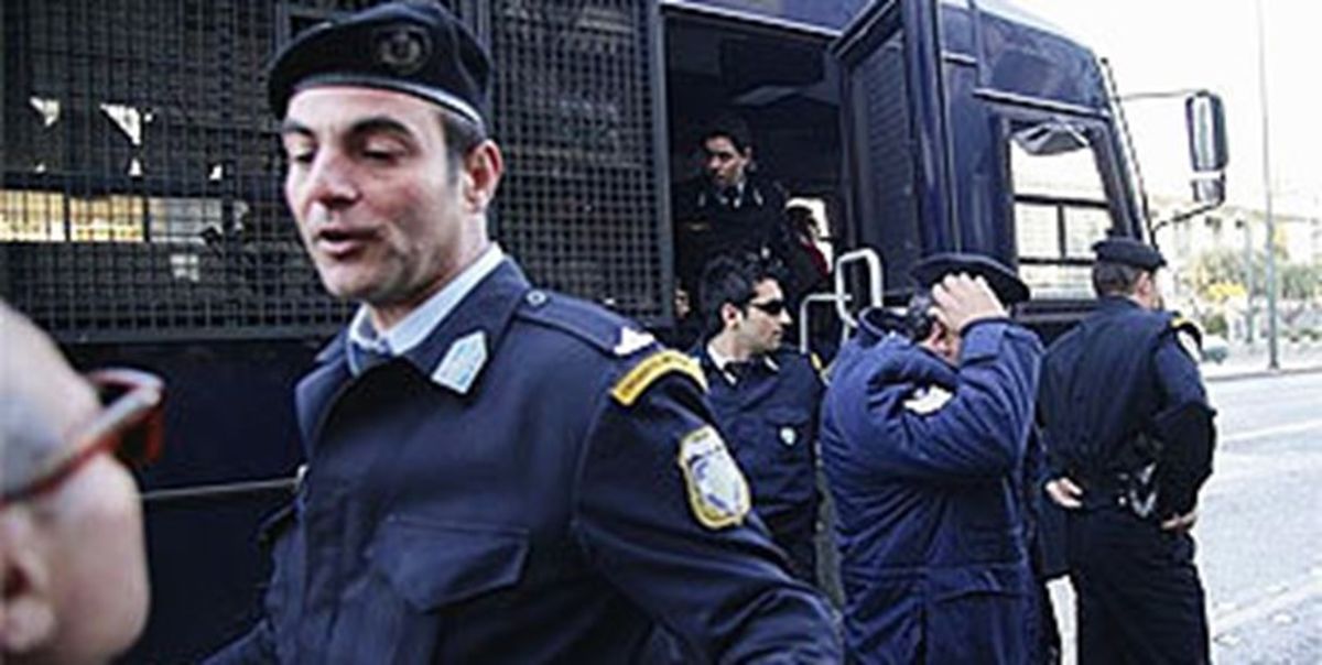 شناسایی ۴۱ پناهجو در یک کامیون یخچال‌دار در یونان