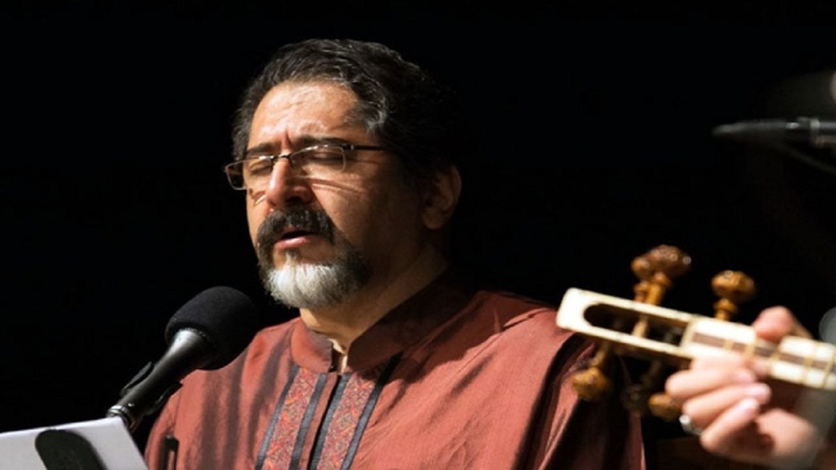حسام‌الدین سراج تیتراژ برنامه «ماه» را خواند