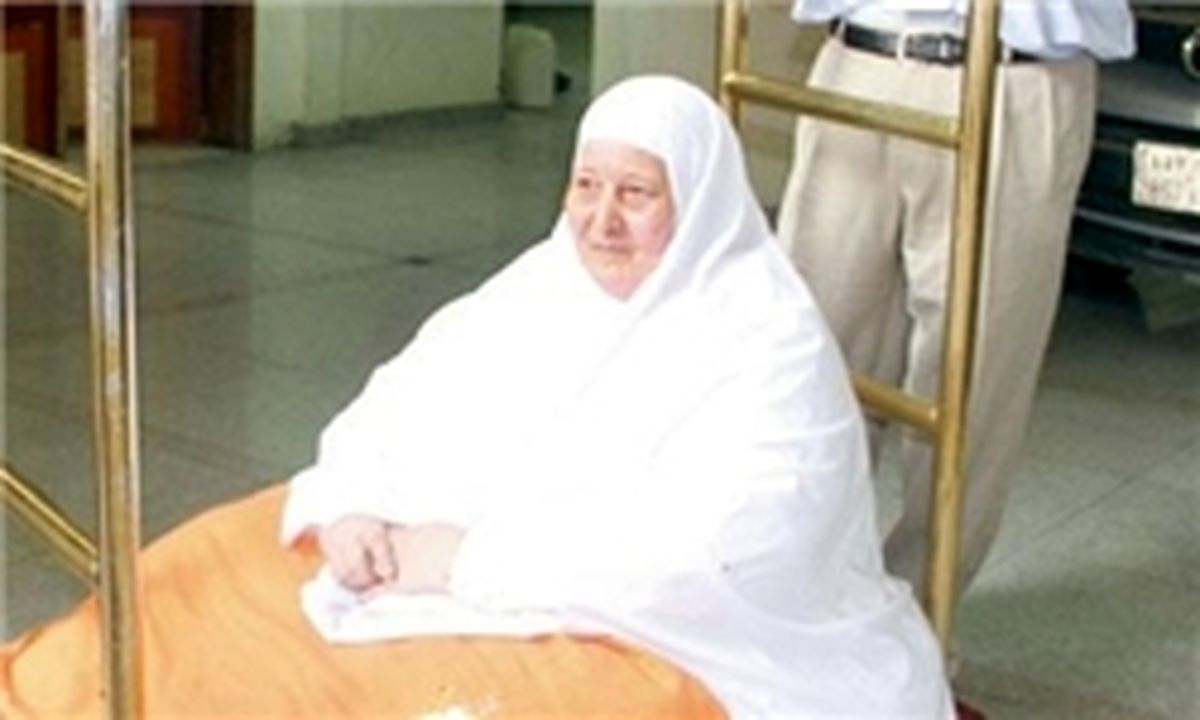 چاق‌ترین حاجیه امسال وارد مدینه منوره شد + عکس