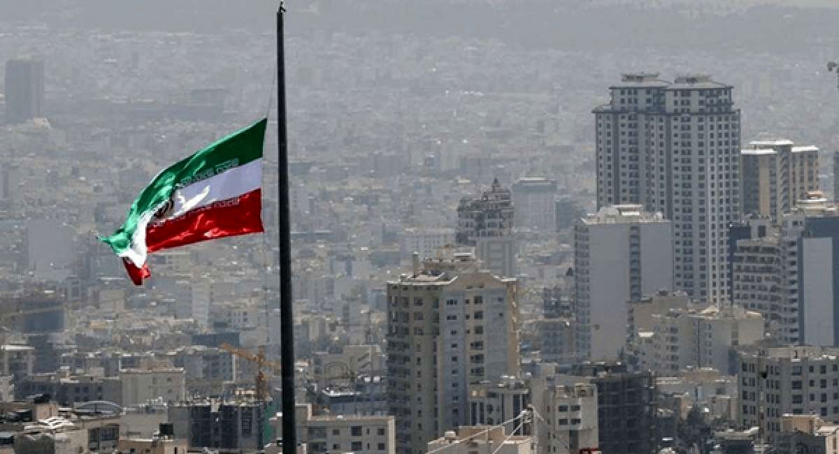 طوفان در تهران آغاز شد 