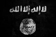 سلفی یک داعشی با اجساد قربانیان+ تصاویر (16+) 