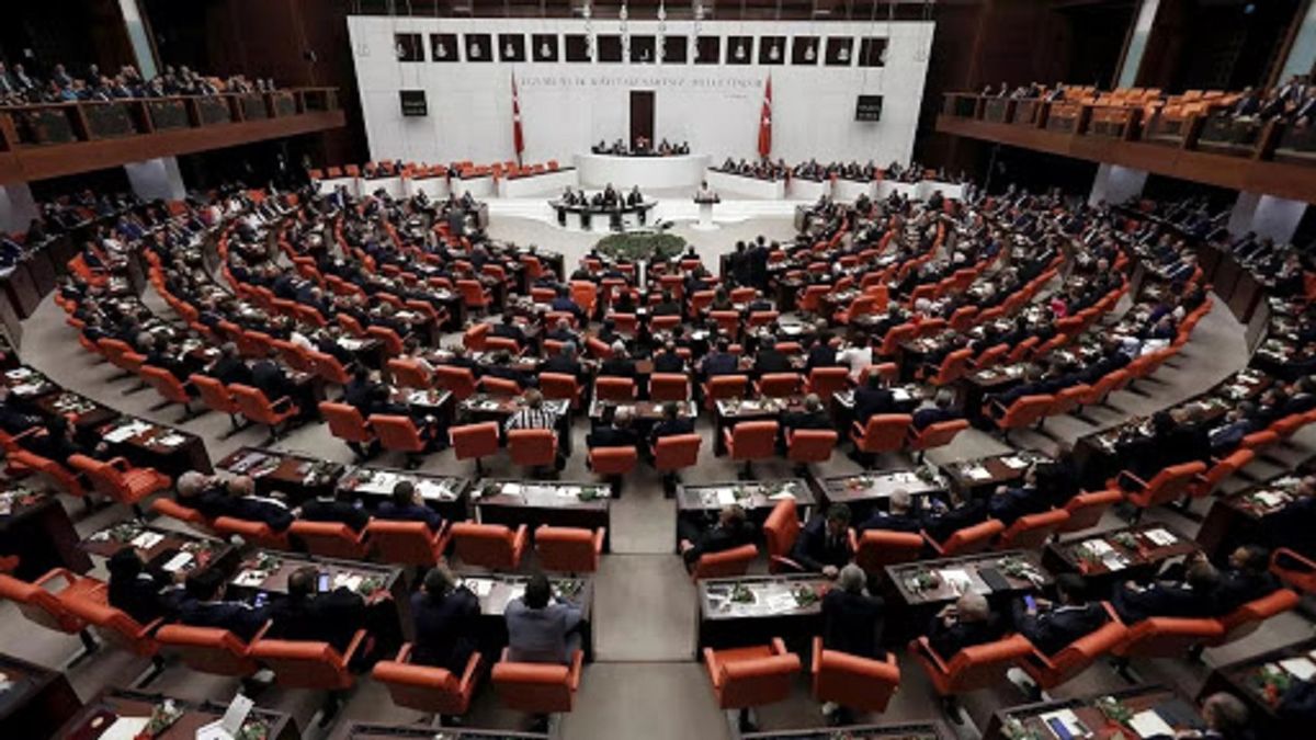پارلمان ترکیه، منطقه پرخطر انتقال کرونا است


