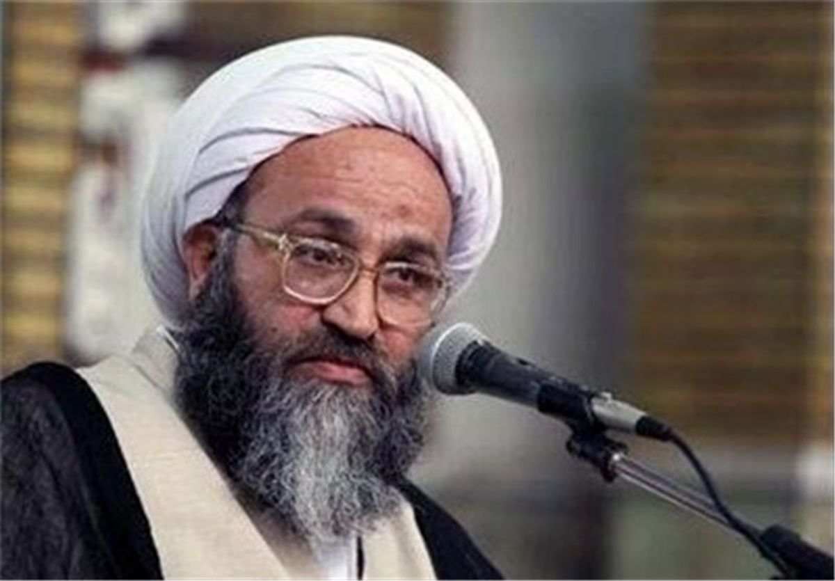 برخی دولتمردان دنبال سیاسی جلوه‌دادن حقوق‌های نجومی هستند