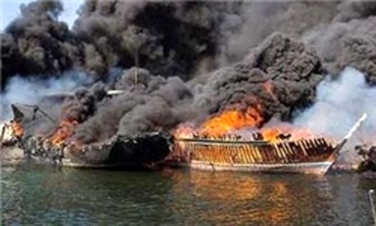 
آتش‌سوزی 2 فروند لنج باری در خور بندر تیاب
