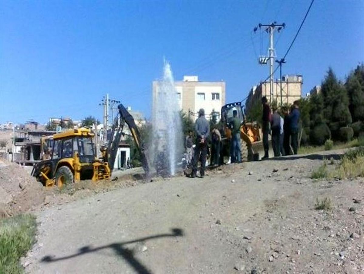 بی‌دقتی پیمانکار شهرداری دماوند و قطعی آب در محدوده شهرک جهاد گیلاوند