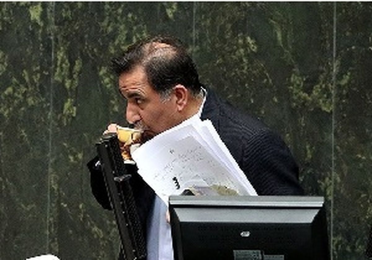 واکنش دانشگاهیان پس از استعفای آخوندی/ استعفا قبل از استیضاح یعنی افتضاح