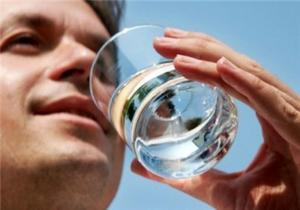 ضعف بینایی و کاهش حافظه با مصرف بیش از حد آب