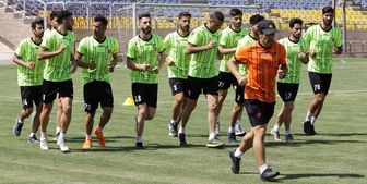 معارفه سرپرست جدید باشگاه پرسپولیس در تمرین این تیم+ عکس