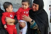 دختران دوقلو درانتظار نوازش پدر+تصاویرتلخ