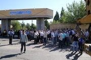 تجمع گسترده رانندگان خودروهای سنگین در مقابل استانداری سمنان +تصاویر