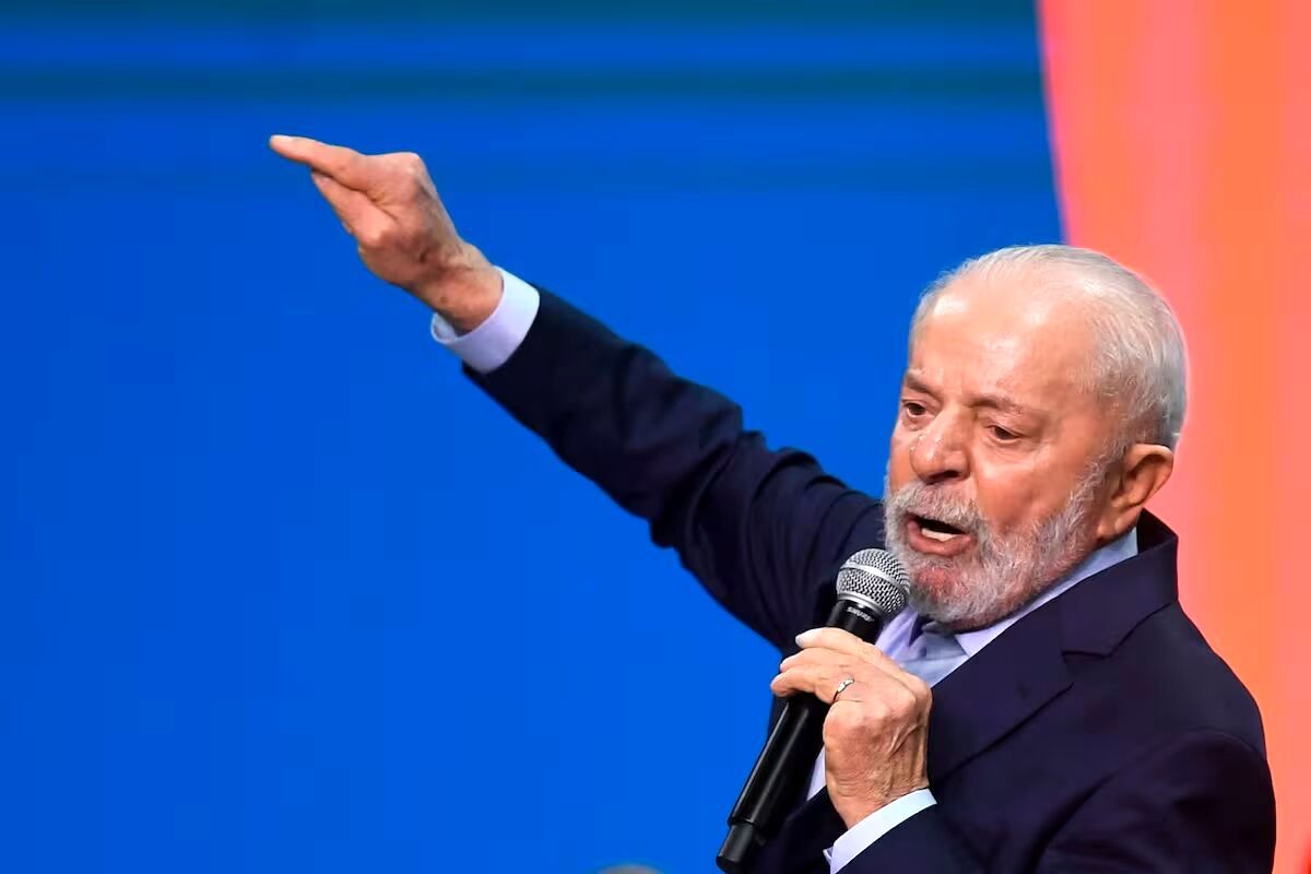 دا سیلوا ترامپ را مسخره کرد