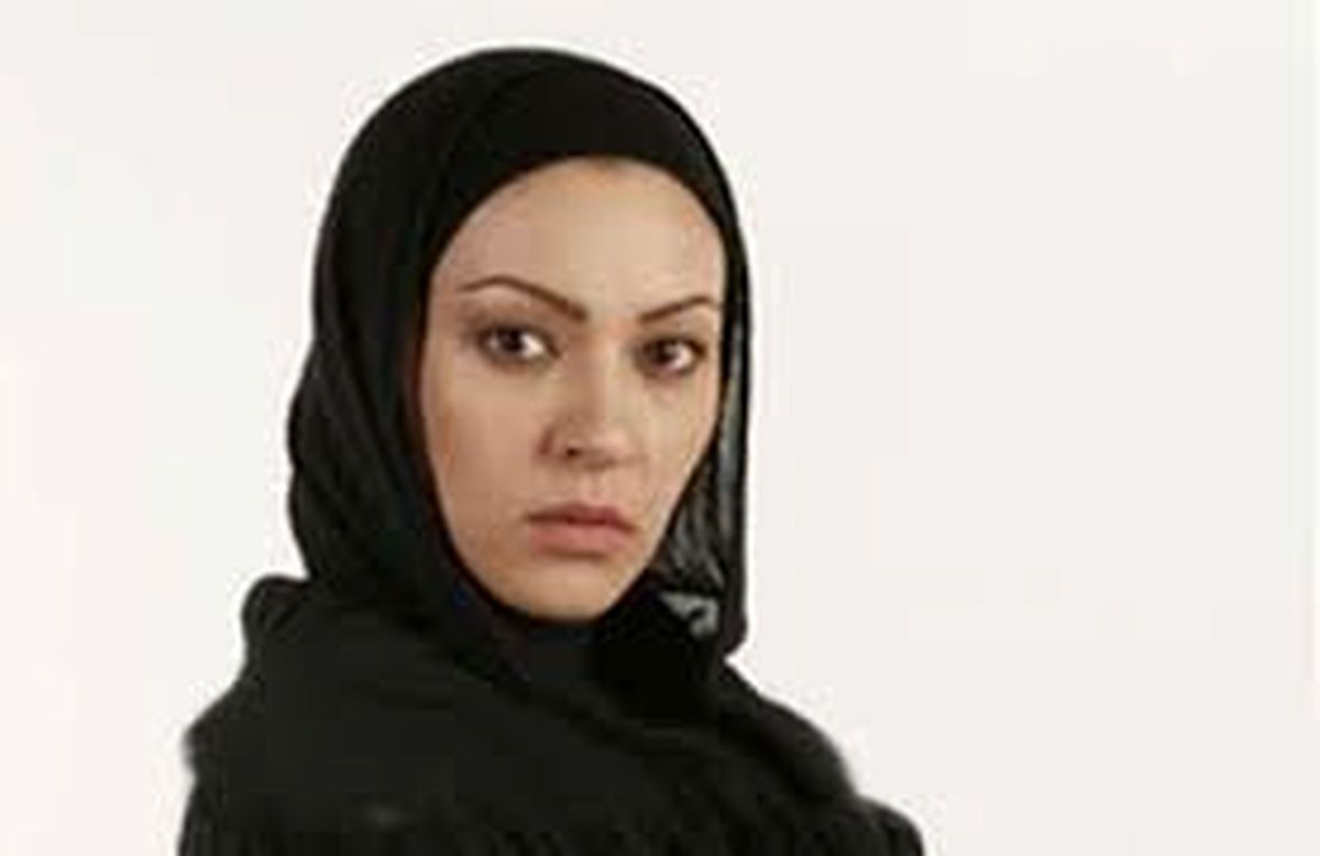 پذیرایی خانم بازیگر از آتش نشانان+ عکس