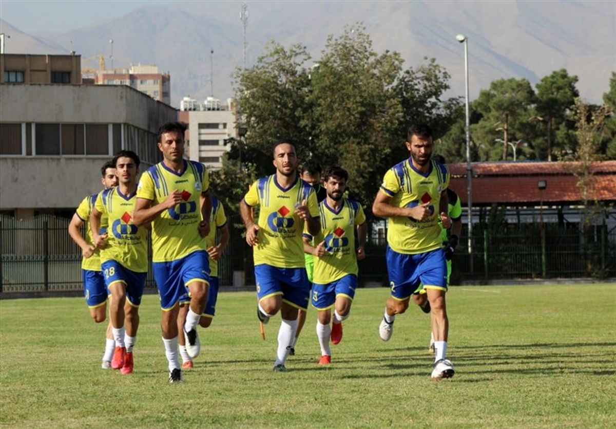 اعتصاب نفتی‌ها به دلیل مشکلات مالی