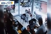 اولین فیلم از دوربین مداربسته هنگام ریزش متروپل