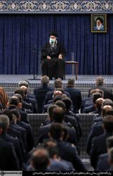 دیدار جمعی از فرماندهان نیروی هوایی و پدافند هوایی ارتش با رهبر انقلاب/گزارش تصویری