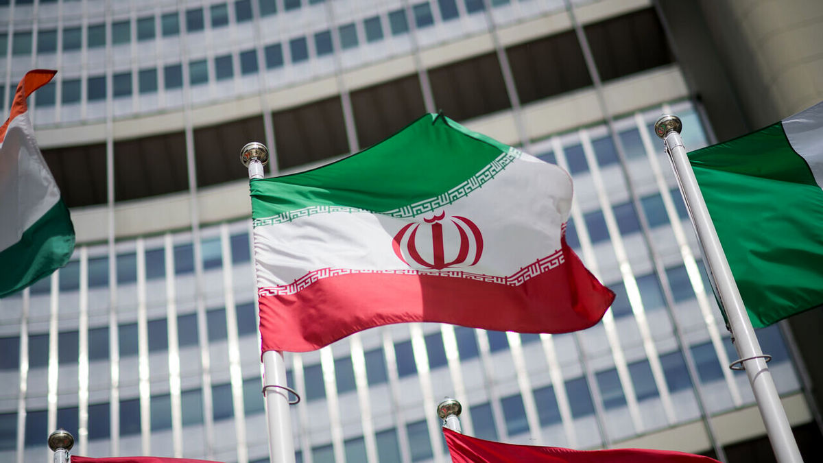 دفاع جانانه تحلیلگر بین المللی از ایران/ ایران خلع سلاح خواهد شد؟