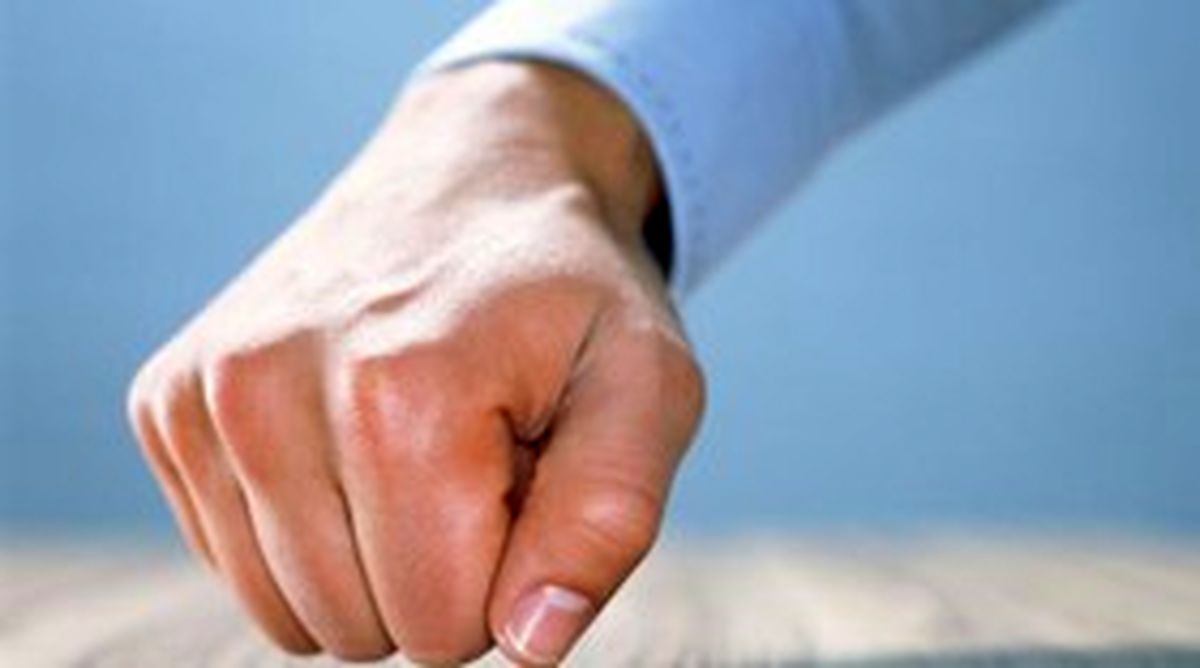 به تخته زدن واقعا بدشانسی را دور می‌کند؟
