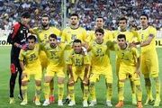استعفا دسته جمعی نفتی ها/ تجمع مقابل فدراسیون فوتبال