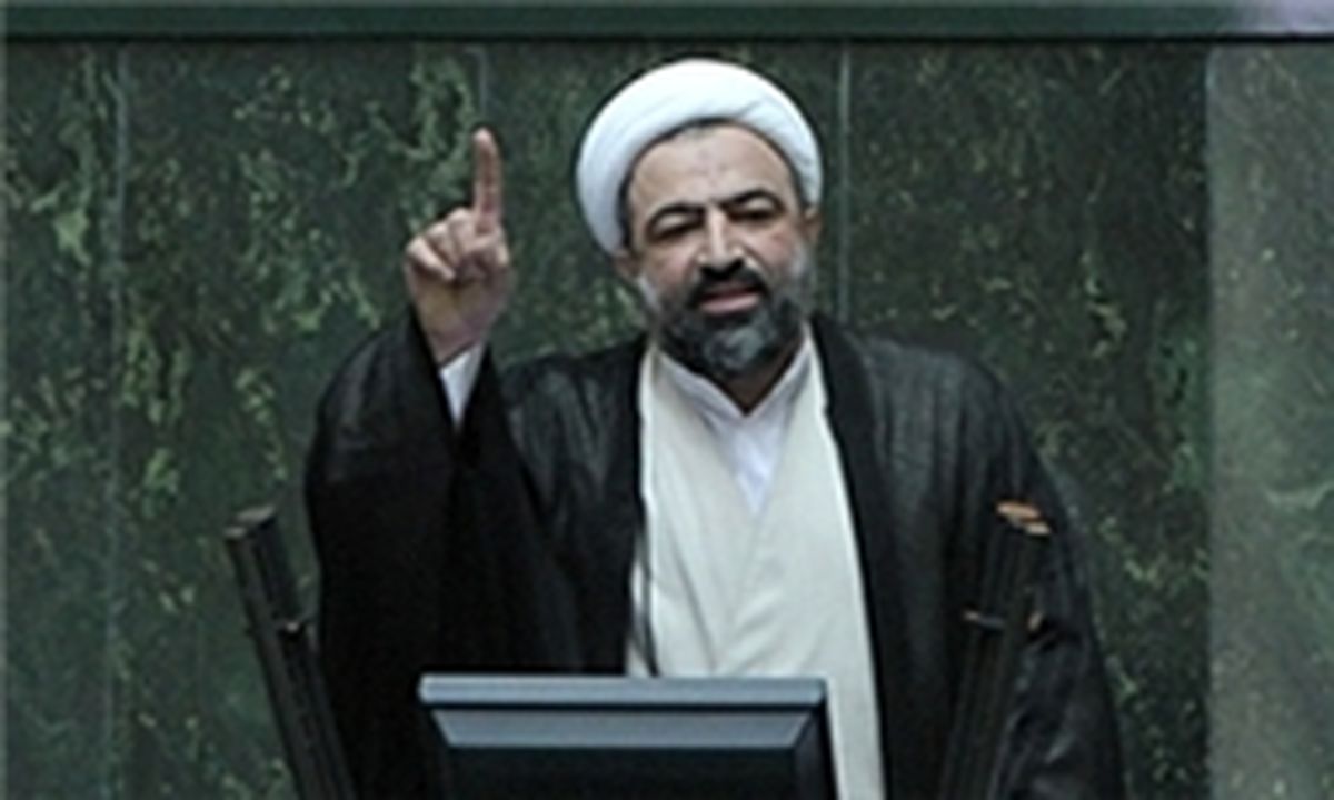 تقی‌زاده سرش را از گور بیرون آورده