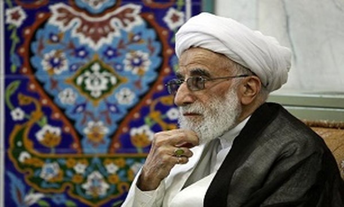 انتقاد رئیس مجلس خبرگان از مراسم 500 میلیونی دولت 