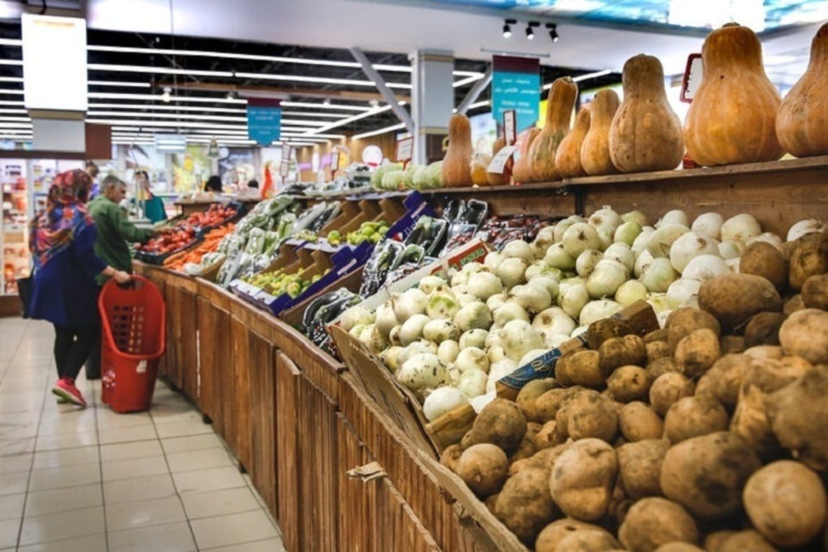 
سیب‌زمینی چهار برابر دلار گران شد!/ گوشت و مرغ چند؟
