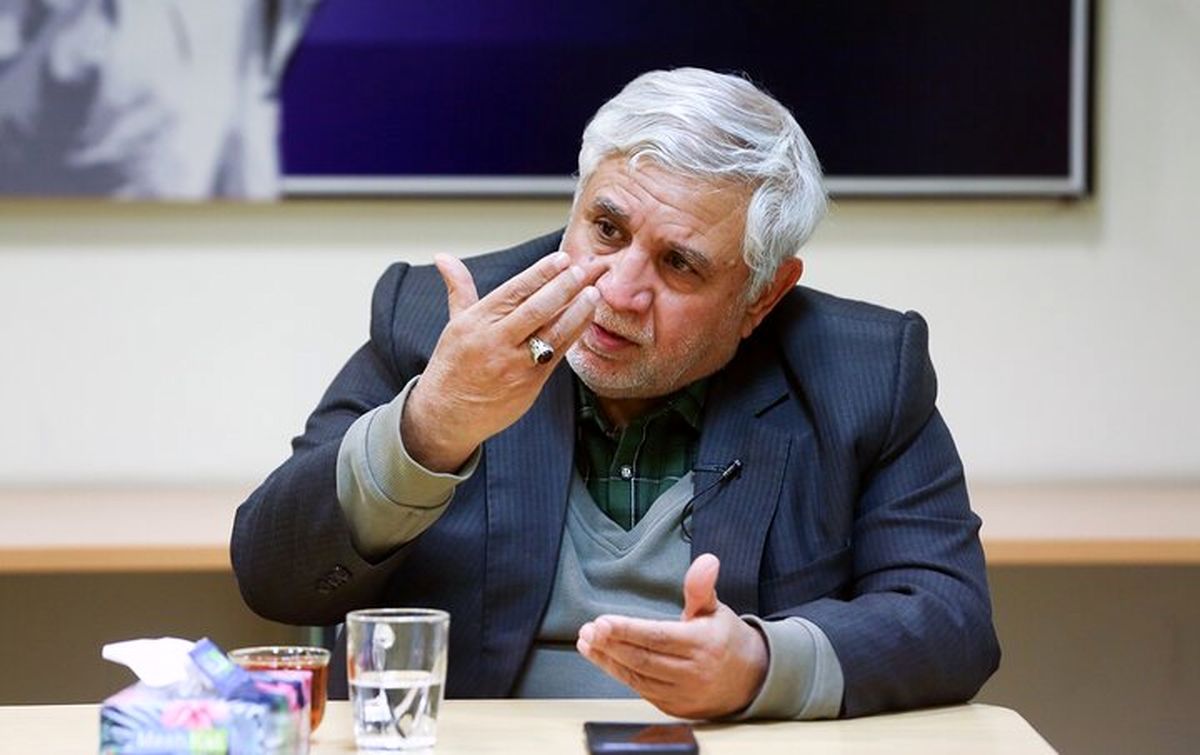 نباید روابط با شرق و غرب را به دوقطبی تبدیل کرد